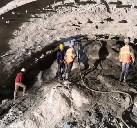 施甸拱顶带模注浆料的施工流程及注意事项
